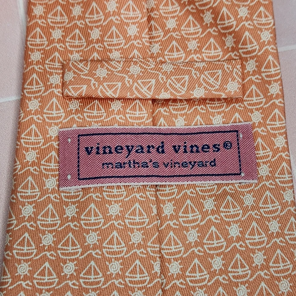 Vineyard Vines Sailboat and Sun Tie